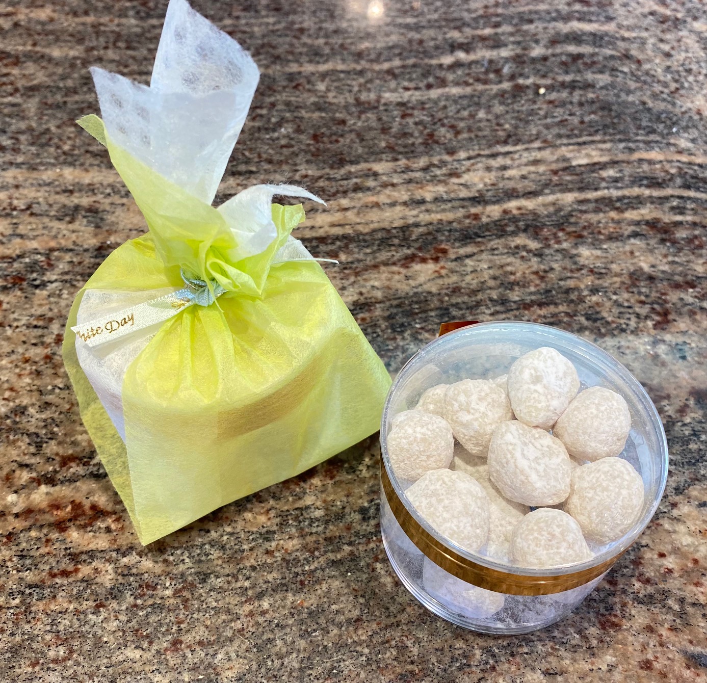 マカダミアインショコラーデ